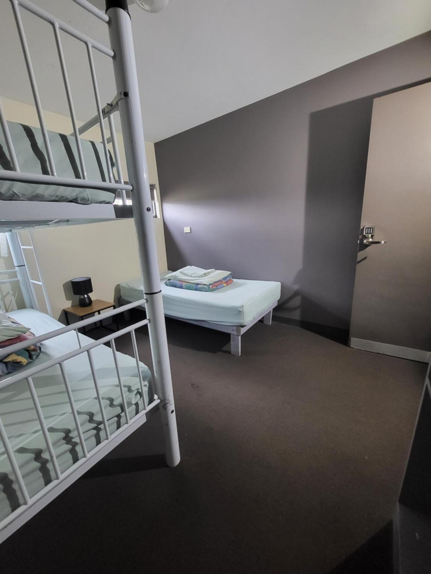 Swansea Backpacker Lodge חדר תמונה