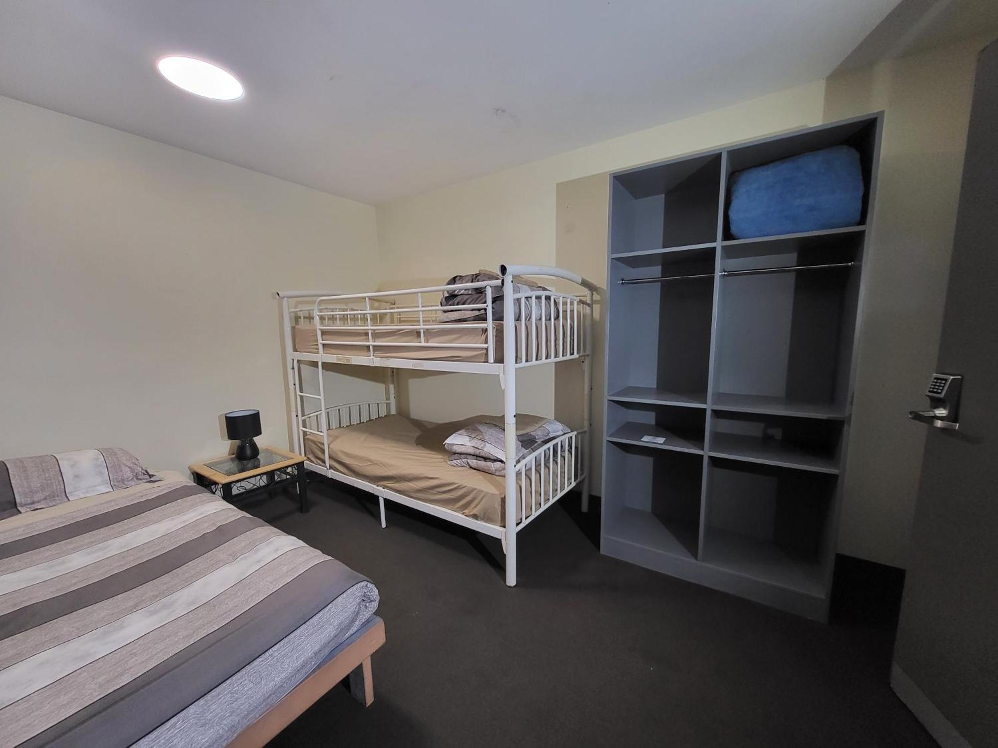 Swansea Backpacker Lodge חדר תמונה